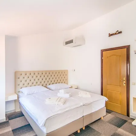 Hotel Villa Vrsar Couette-café 3*