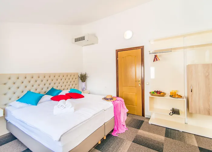 Hotel Villa Vrsar Bed & Breakfast 3*