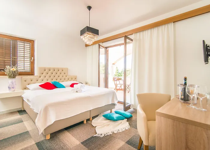 Hotel Villa Vrsar 住宿加早餐酒店