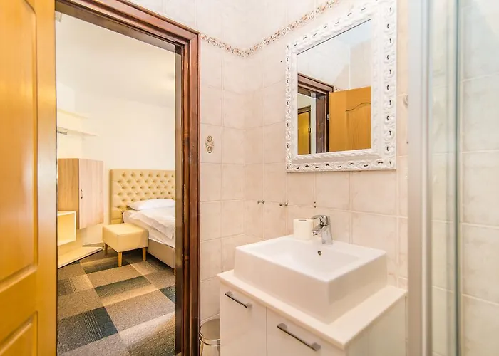 Hotel Villa Vrsar Bed & Breakfast 3*