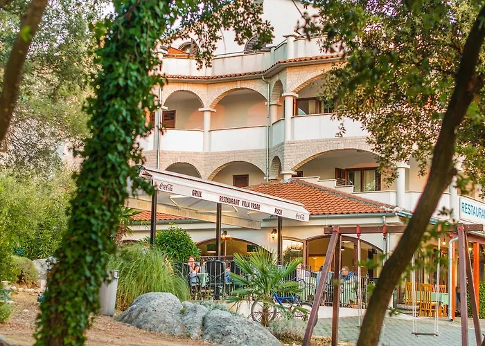 Hotel Villa Vrsar 弗尔萨尔